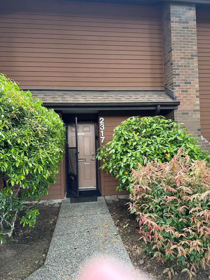 2317 10620 150 STREET - photo 2 of 21