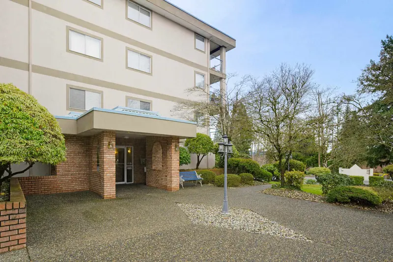 215 33090 GEORGE FERGUSON WAY - photo 2 of 25