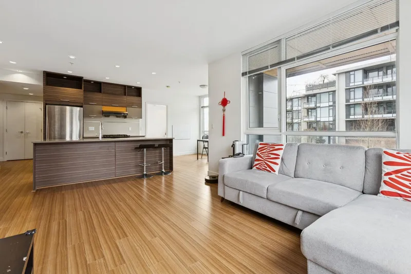 305 9150 UNIVERSITY HIGH STREET - photo 4 of 17