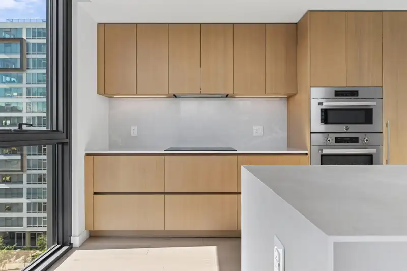801 1530 W 6TH AVENUE - photo 3 of 20