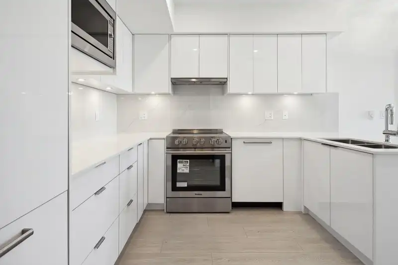 103 5399 JOYCE STREET - photo 2 of 34