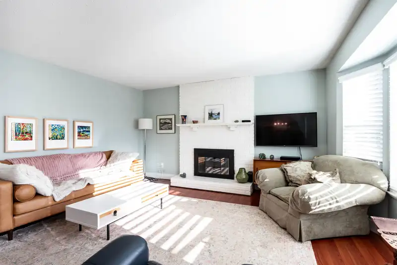 9442 212B STREET - photo 2 of 39