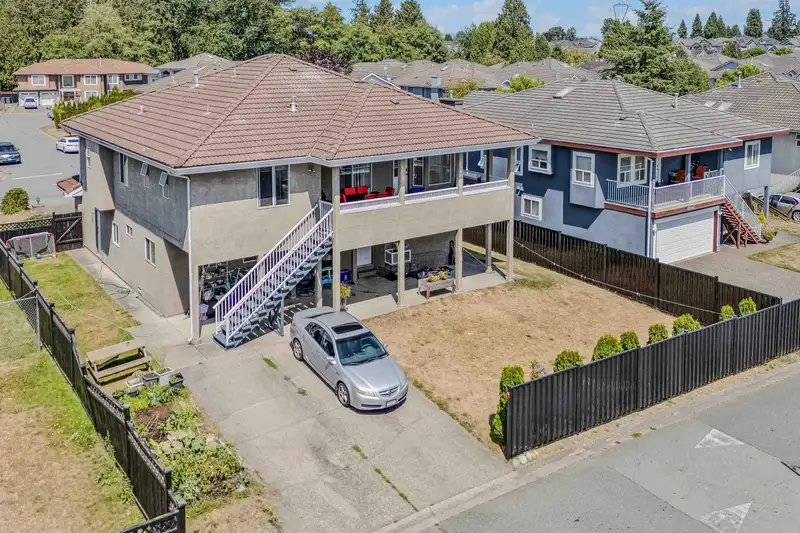 12256 64A AVENUE - photo 3 of 23