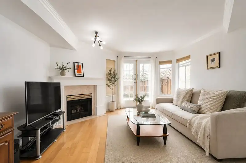 37 7188 EDMONDS STREET - photo 4 of 20