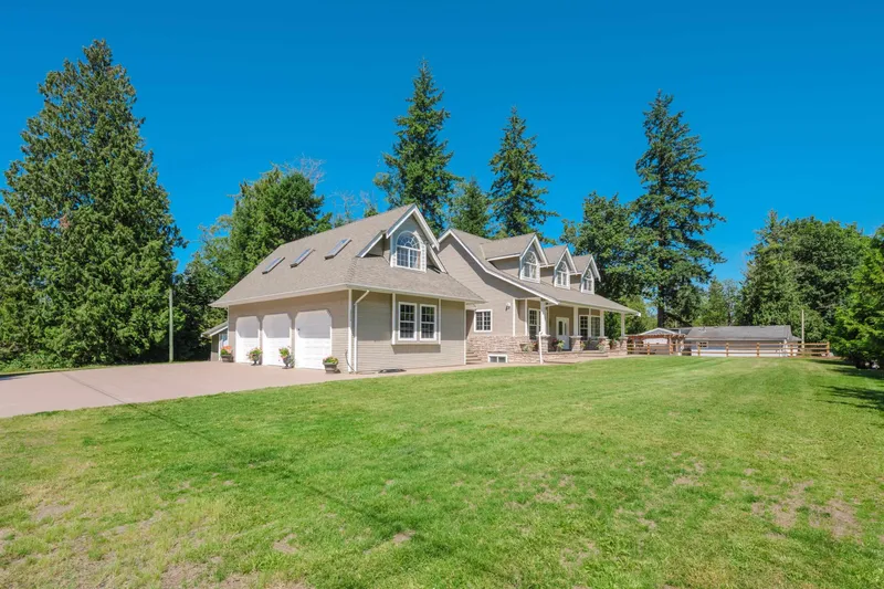 25219 60 AVENUE - photo 1 of 25