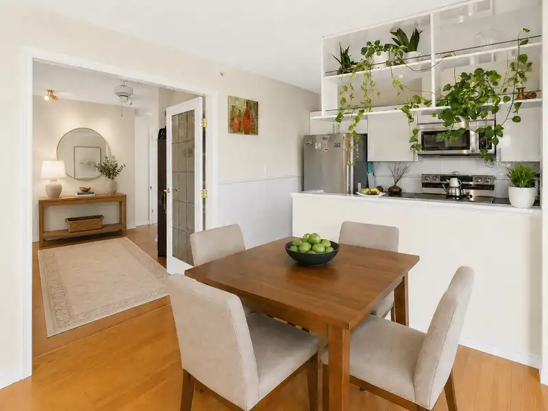 3207 939 HOMER STREET - photo 3 of 40