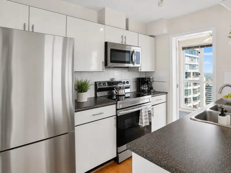 3207 939 HOMER STREET - photo 4 of 40