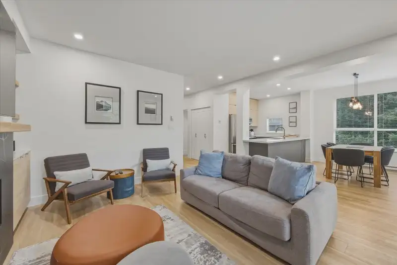 16 4628 BLACKCOMB WAY - photo 4 of 21