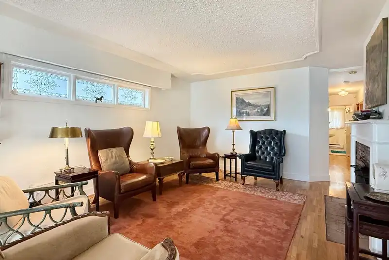 125 E 48TH AVENUE - photo 4 of 28