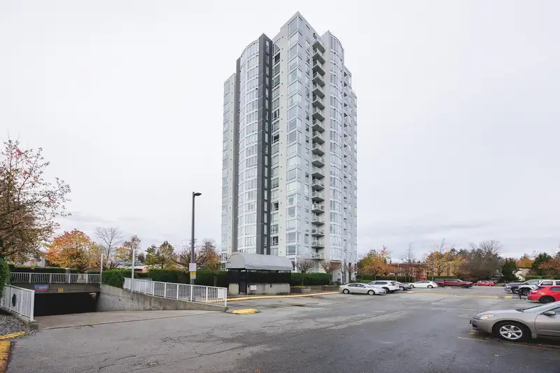 1005 14820 104 AVENUE - photo 3 of 34