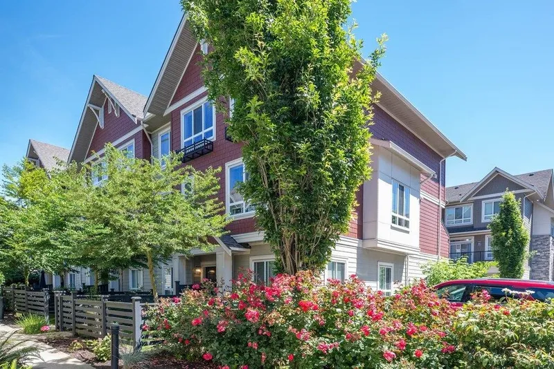 559 4688 HAWK LANE - photo 1 of 20