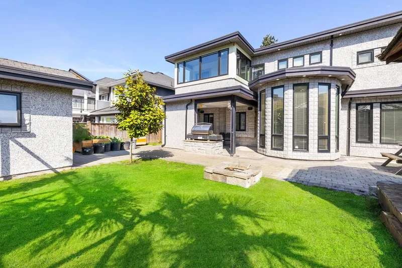 2091 MCLENNAN AVENUE - photo 4 of 25