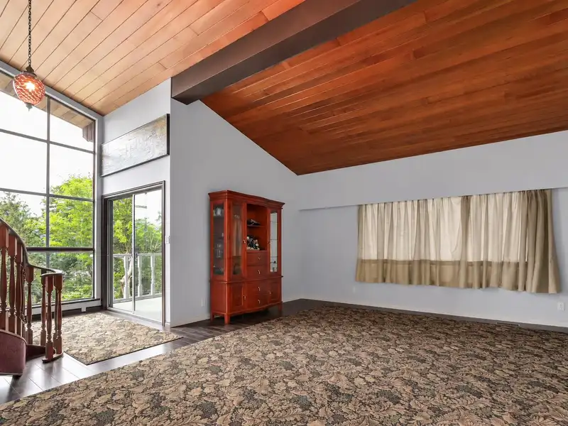 2337 ST GEORGE STREET - photo 4 of 40