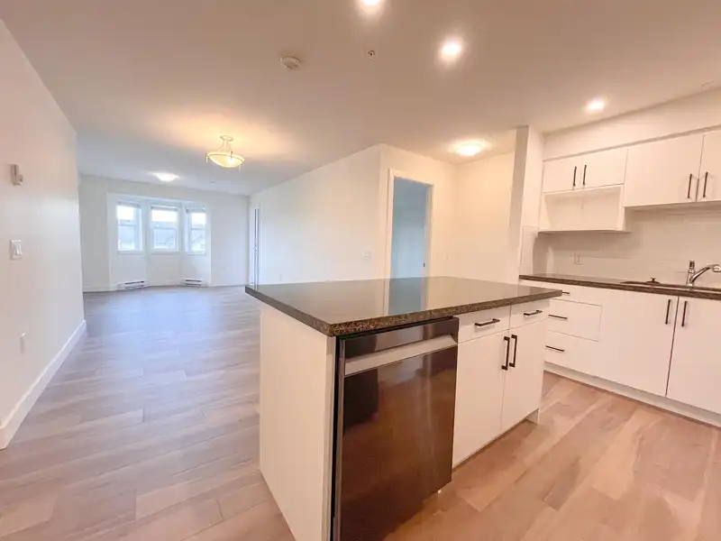 303 19730 56 AVENUE - photo 3 of 17