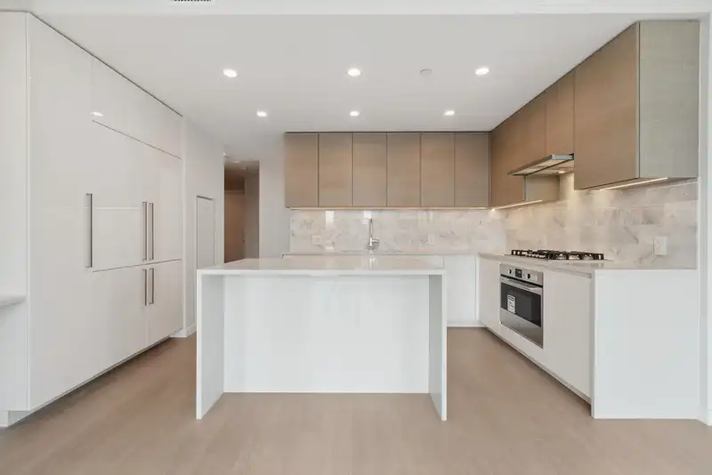1008 2186 GILMORE AVENUE - photo 3 of 39