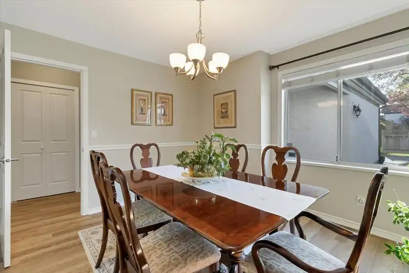2 8567 164 STREET - photo 3 of 25