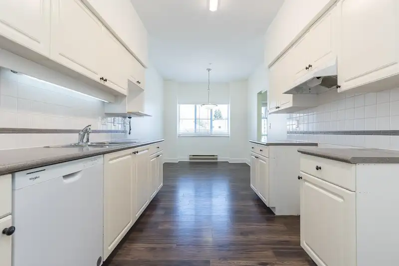 226 13911 70 AVENUE - photo 3 of 24