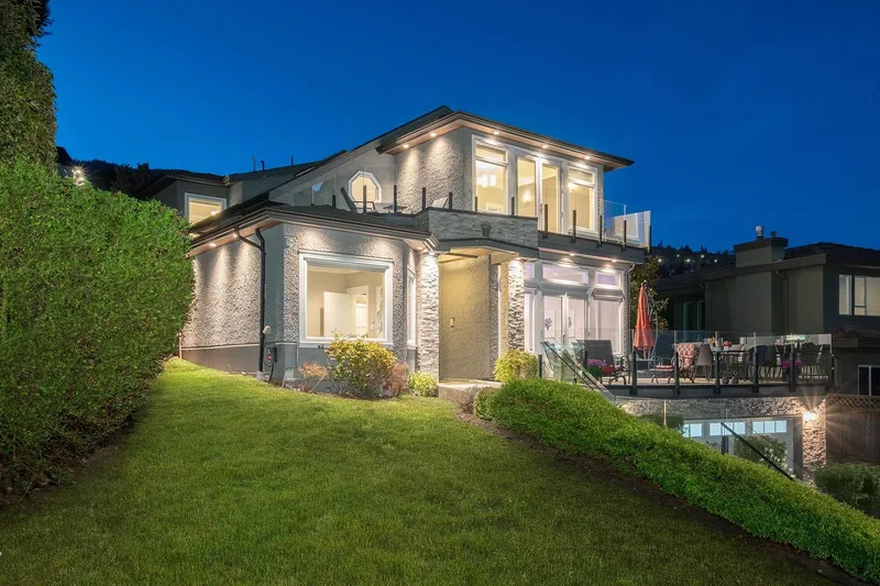 2567 LAWSON AVENUE - photo 4 of 25