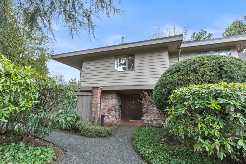 9 4900 CARTIER STREET - photo 1 of 40