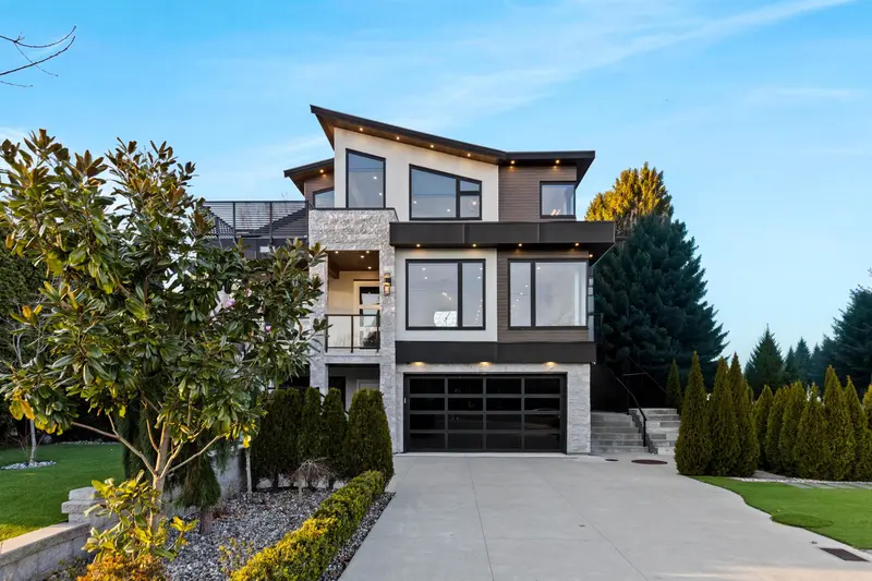 19023 61A AVENUE - photo 2 of 25