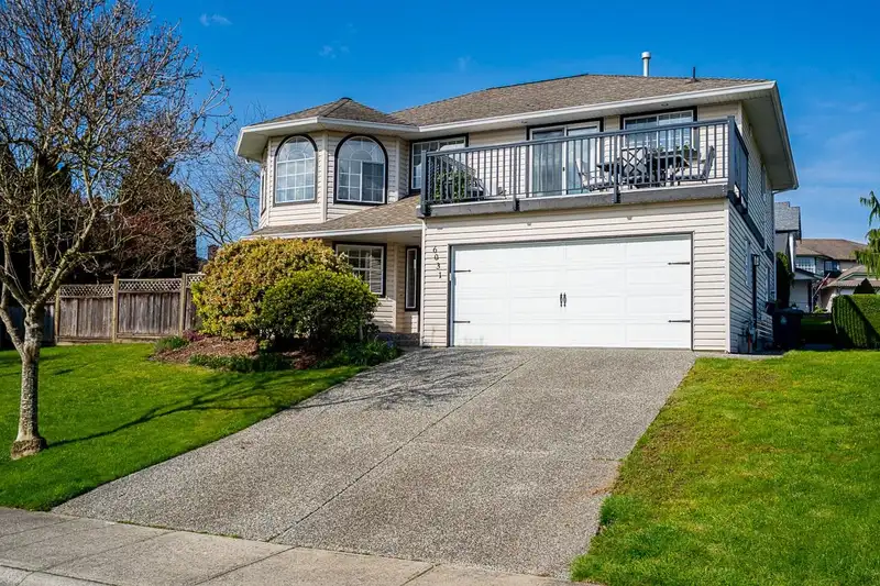6031 189A STREET - photo 2 of 21