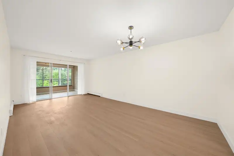 306 1802 DUTHIE AVENUE - photo 3 of 36
