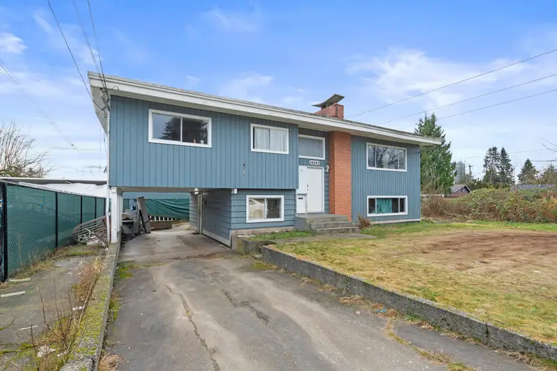 14042 110 AVENUE - photo 1 of 6