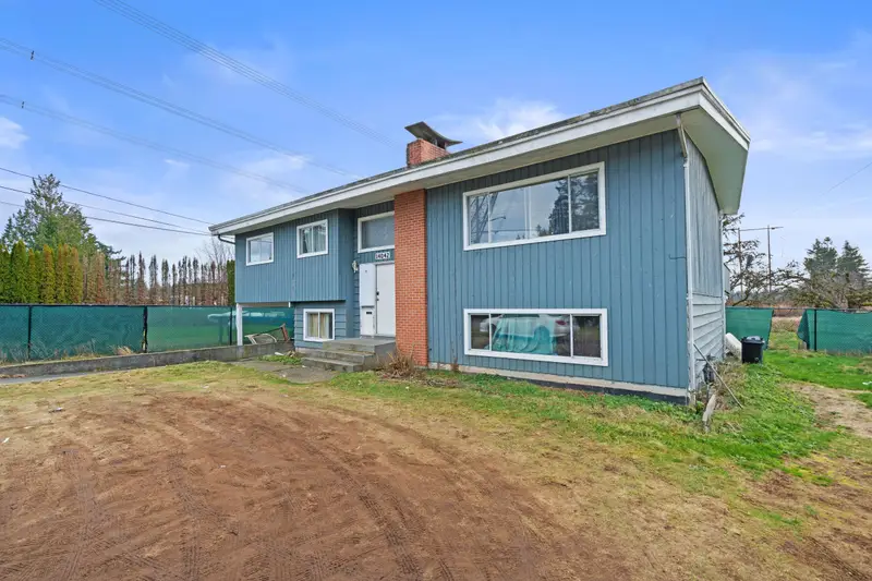 14042 110 AVENUE - photo 2 of 6