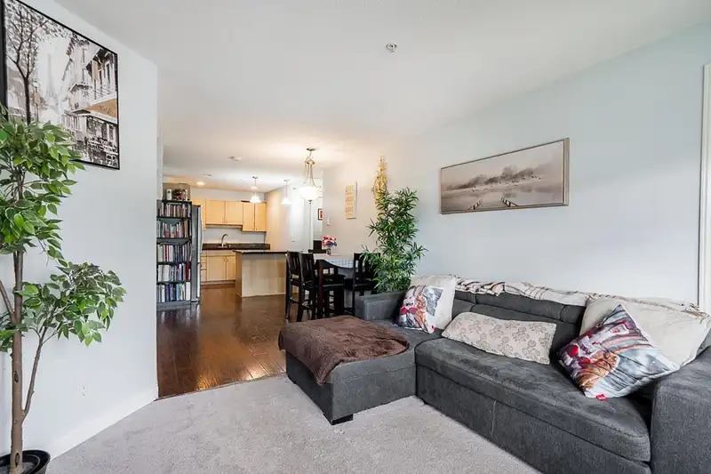 206 19774 56 AVENUE - photo 3 of 35