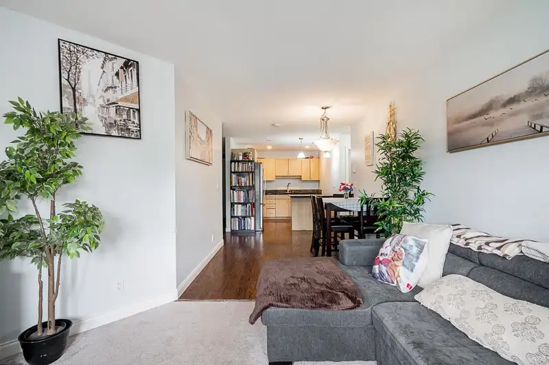 206 19774 56 AVENUE - photo 4 of 35
