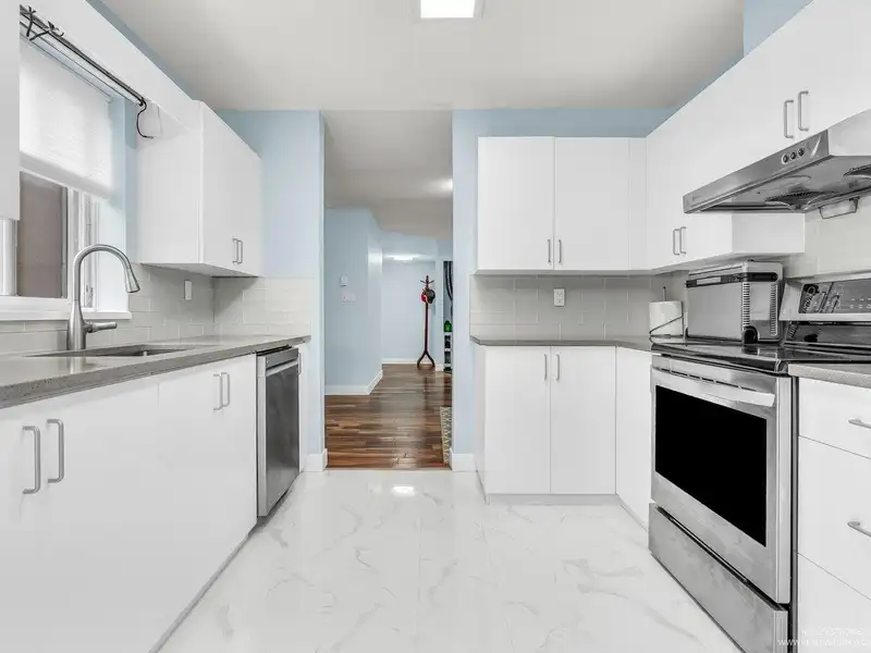 101 2285 PITT RIVER ROAD - photo 4 of 33