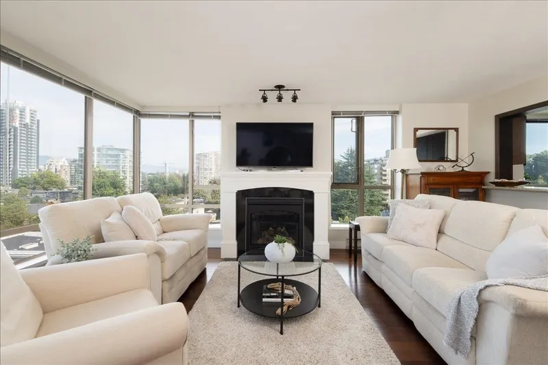 802 1405 W 12TH AVENUE - photo 2 of 25