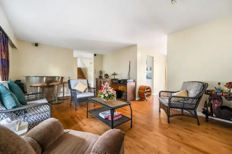 3431 SOLWAY DRIVE - photo 3 of 31