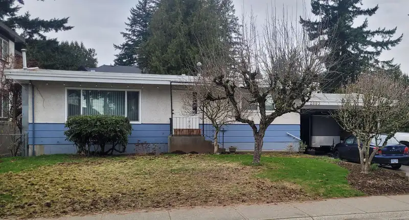 2883 PRINCESS STREET - photo 1 of 9