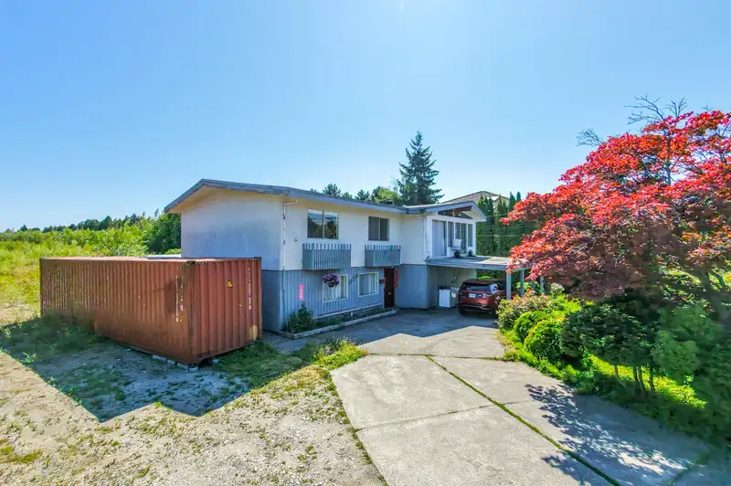 11280 GRANVILLE AVENUE - photo 2 of 11
