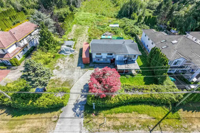 11280 GRANVILLE AVENUE - photo 3 of 11