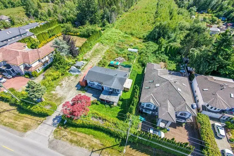 11280 GRANVILLE AVENUE - photo 4 of 11