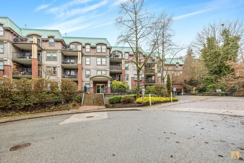 415 1591 BOOTH AVENUE - photo 3 of 25