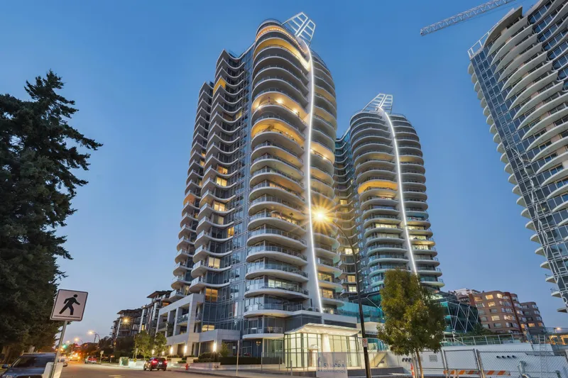 1406 1500 MARTIN STREET - photo 2 of 25