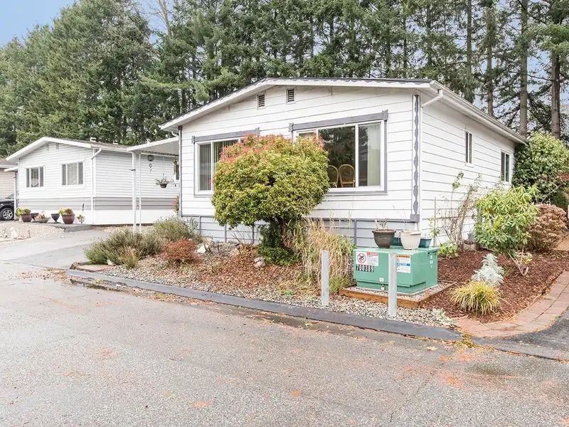 297 1840 160 STREET - photo 3 of 35