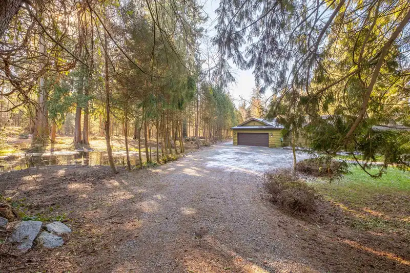 12795 FERN CRESCENT - photo 4 of 38