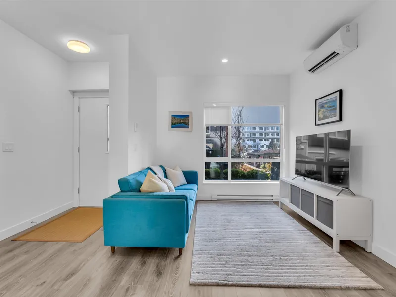 120 609 SYDNEY AVENUE - photo 4 of 25