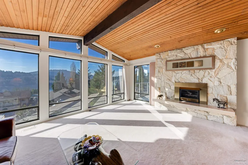 3 CRAWFORD BAY - photo 2 of 25