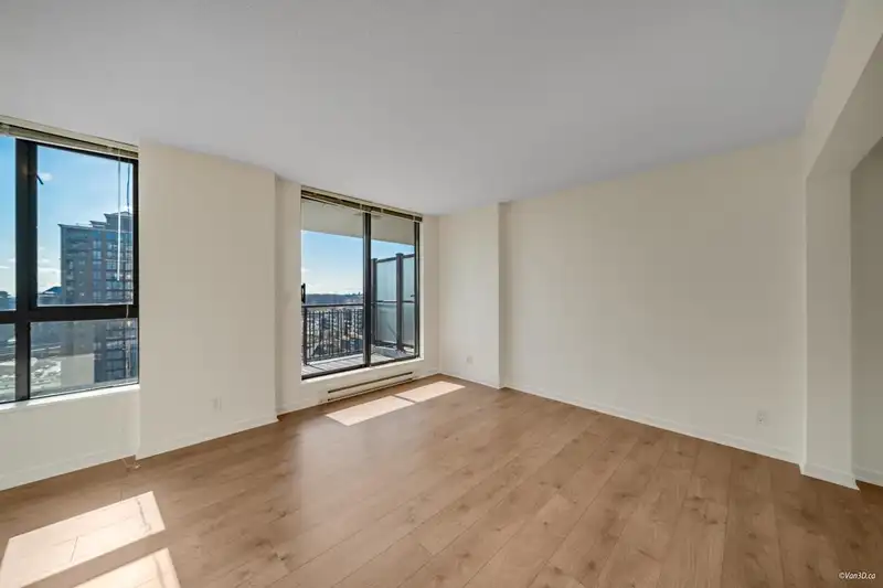 703 814 ROYAL AVENUE - photo 3 of 26