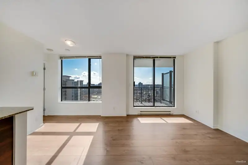 703 814 ROYAL AVENUE - photo 4 of 26