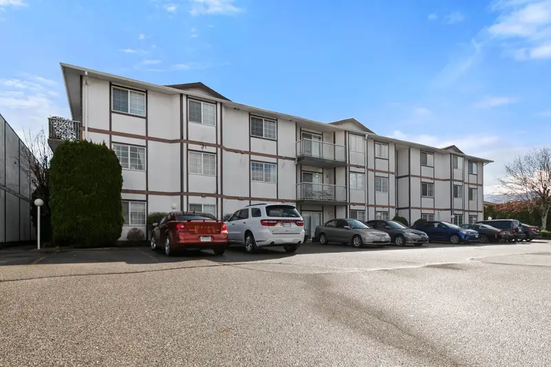 215 45669 MCINTOSH DRIVE - photo 3 of 25