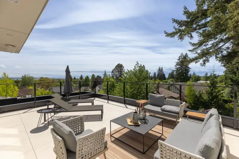 2 5061 BLENHEIM STREET - photo 1 of 40