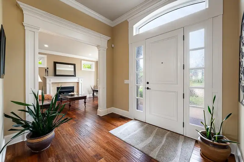 13385 23 AVENUE - photo 3 of 40