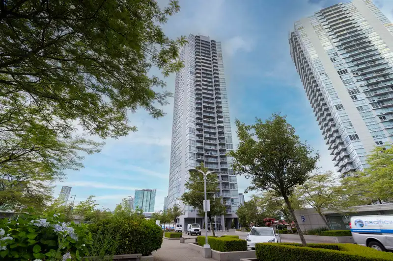 3105 13618 100 AVENUE - photo 1 of 31