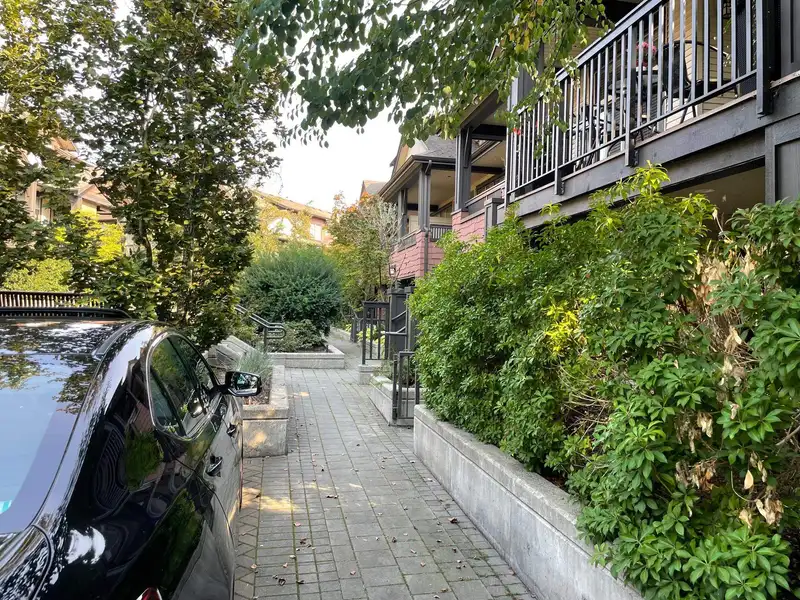 31 19478 65 AVENUE - photo 1 of 16